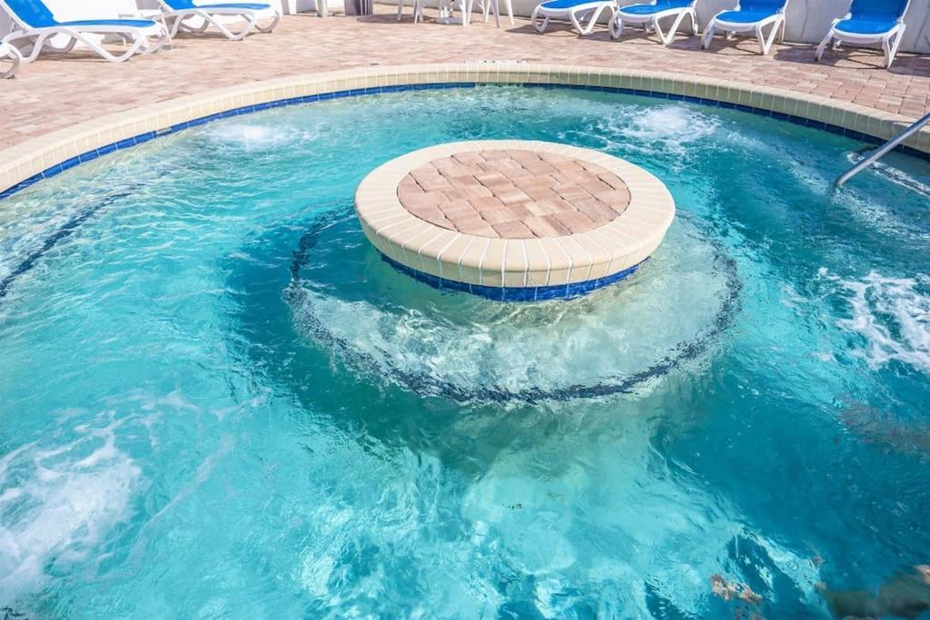Apartment Oceanfront Suite, Seascape Sanctuary At Oceanpark! 1104