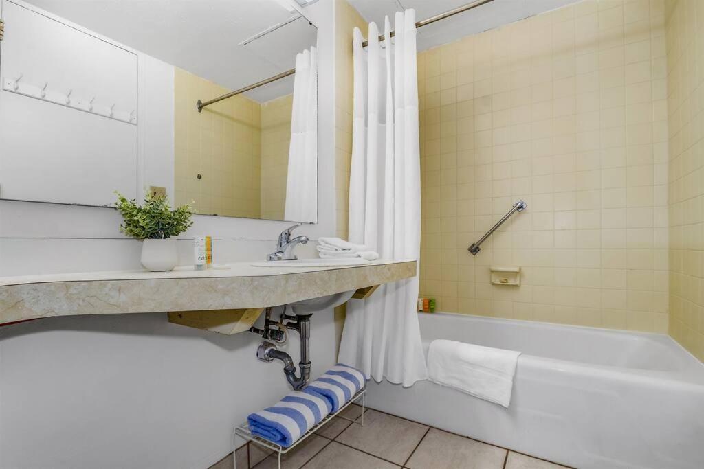 Comfortable With Full Kitchen! Sji 212 * Myrtle Beach