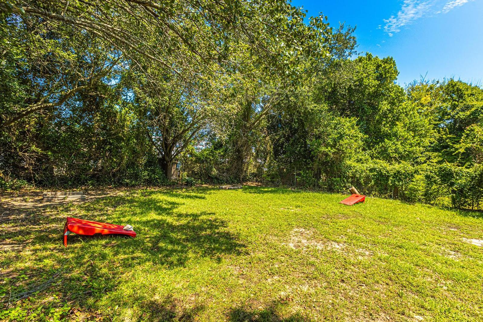 Gorgeous Centrally Located Ocean View 2 King, Huge Private Yard & Deck, Firepit, Bbq, & Game Tables