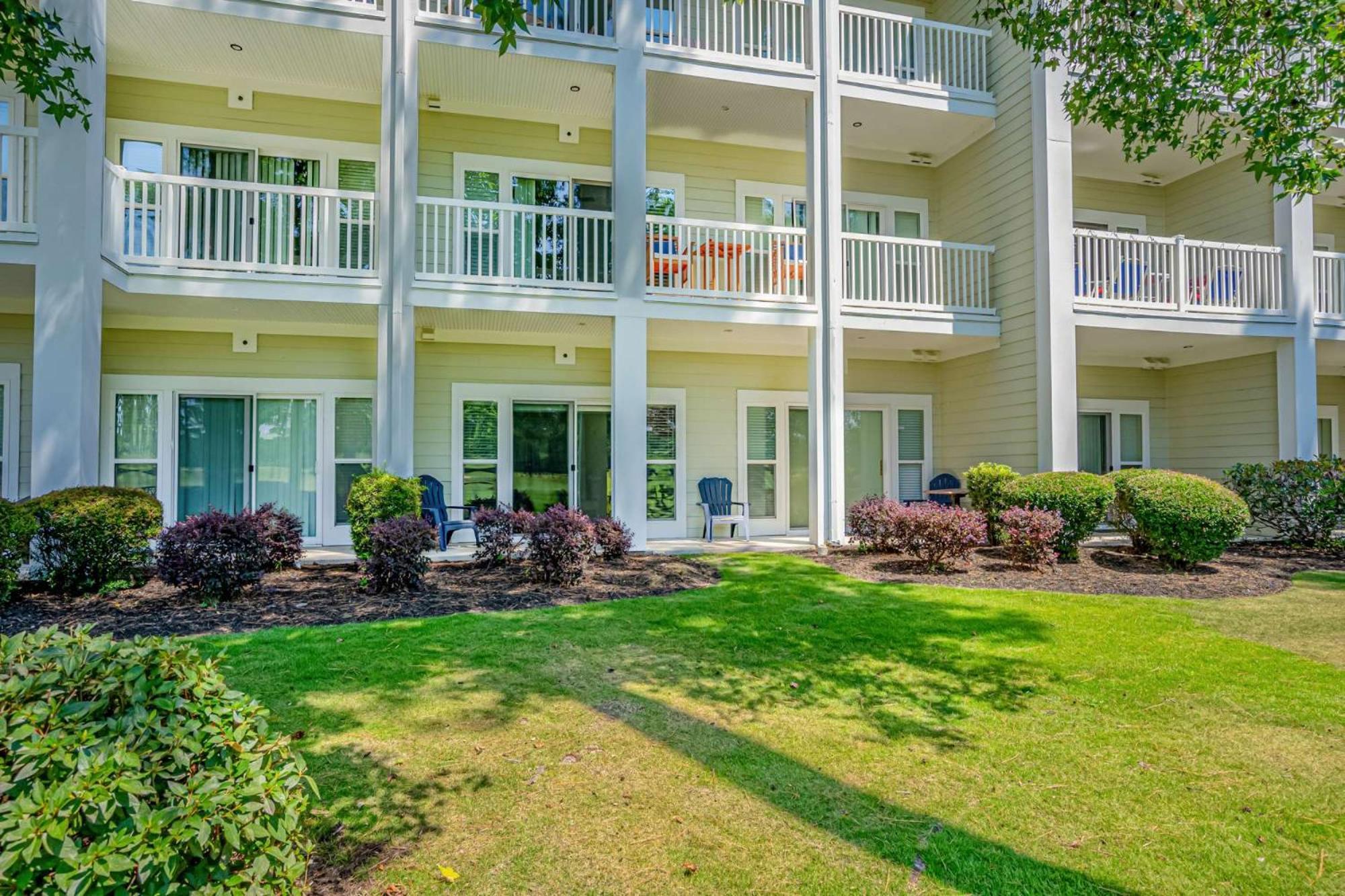 World Tour Golf #105 - Golf Course Front Apartment