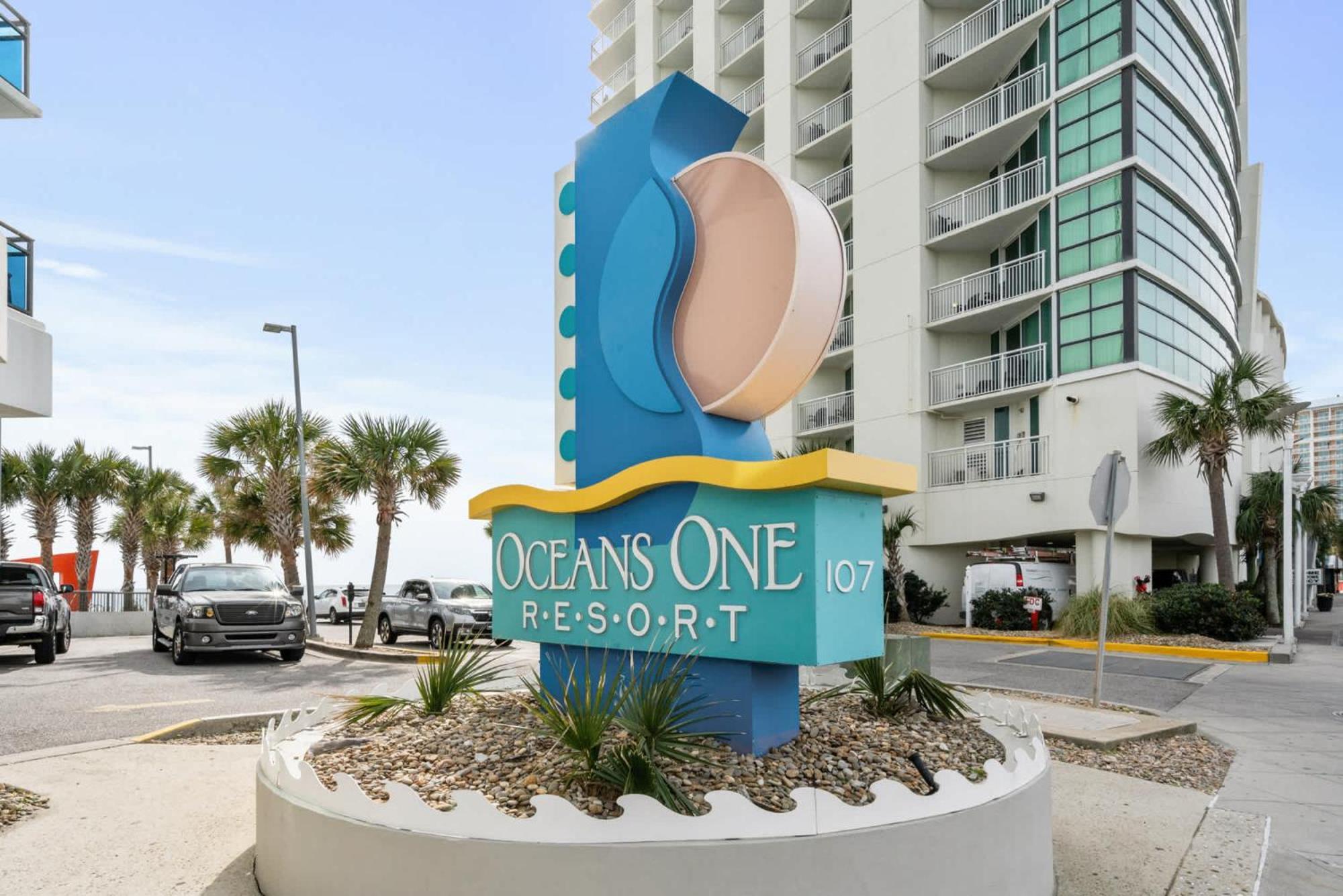 Oceans One Unit 404 - Oceanfront Holiday home *
