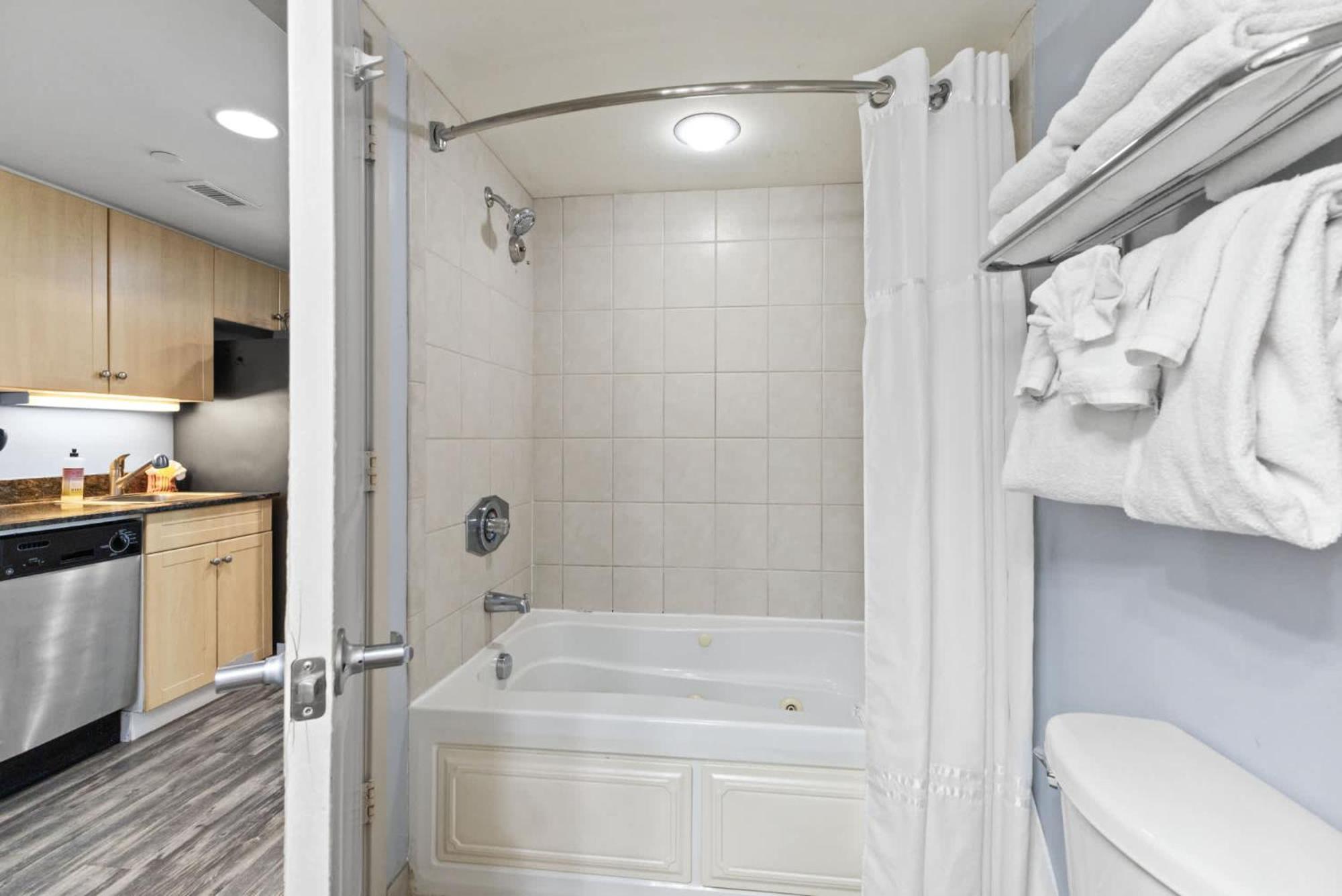 Oceans One Unit 404 - Oceanfront *