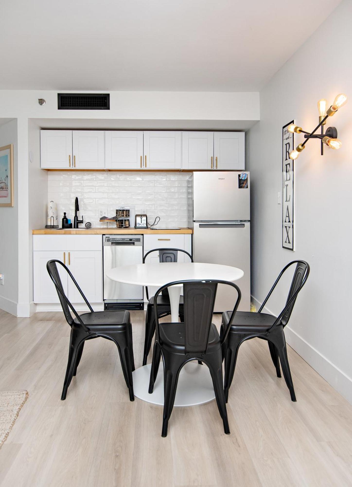 Apartment Super Cute Oceanfront Gem *