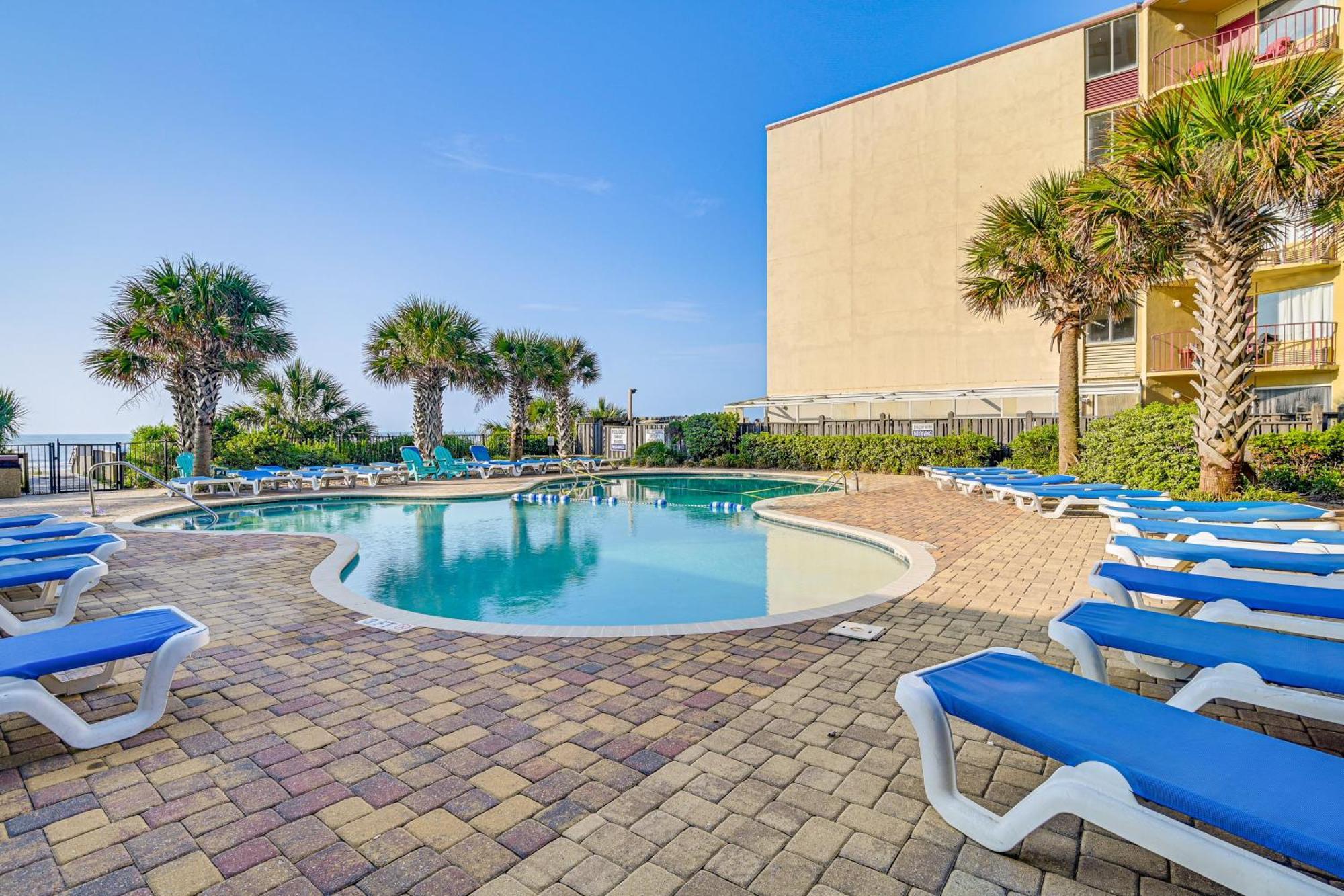 Waterfront Myrtle With Balconies!
