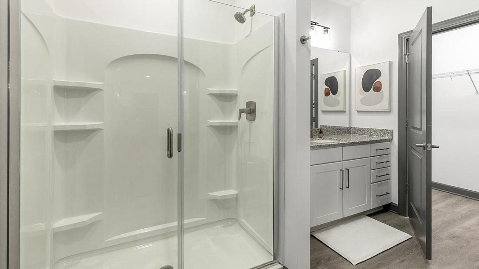 Landing At The Leo - 2 Bedrooms In Myrtle Apartment