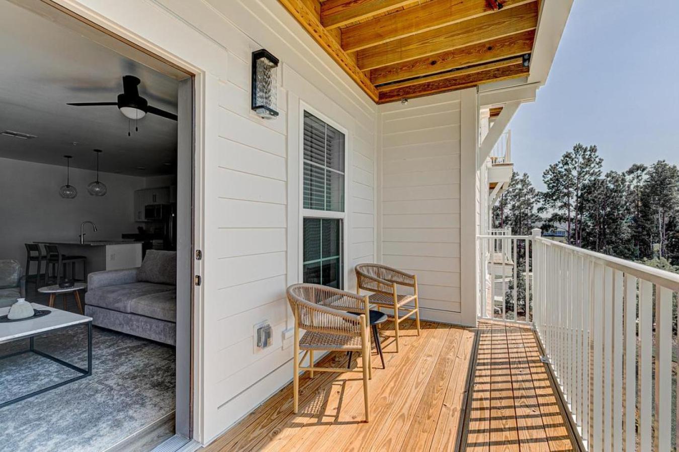 Landing At The Leo - 2 Bedrooms In Myrtle Apartment *
