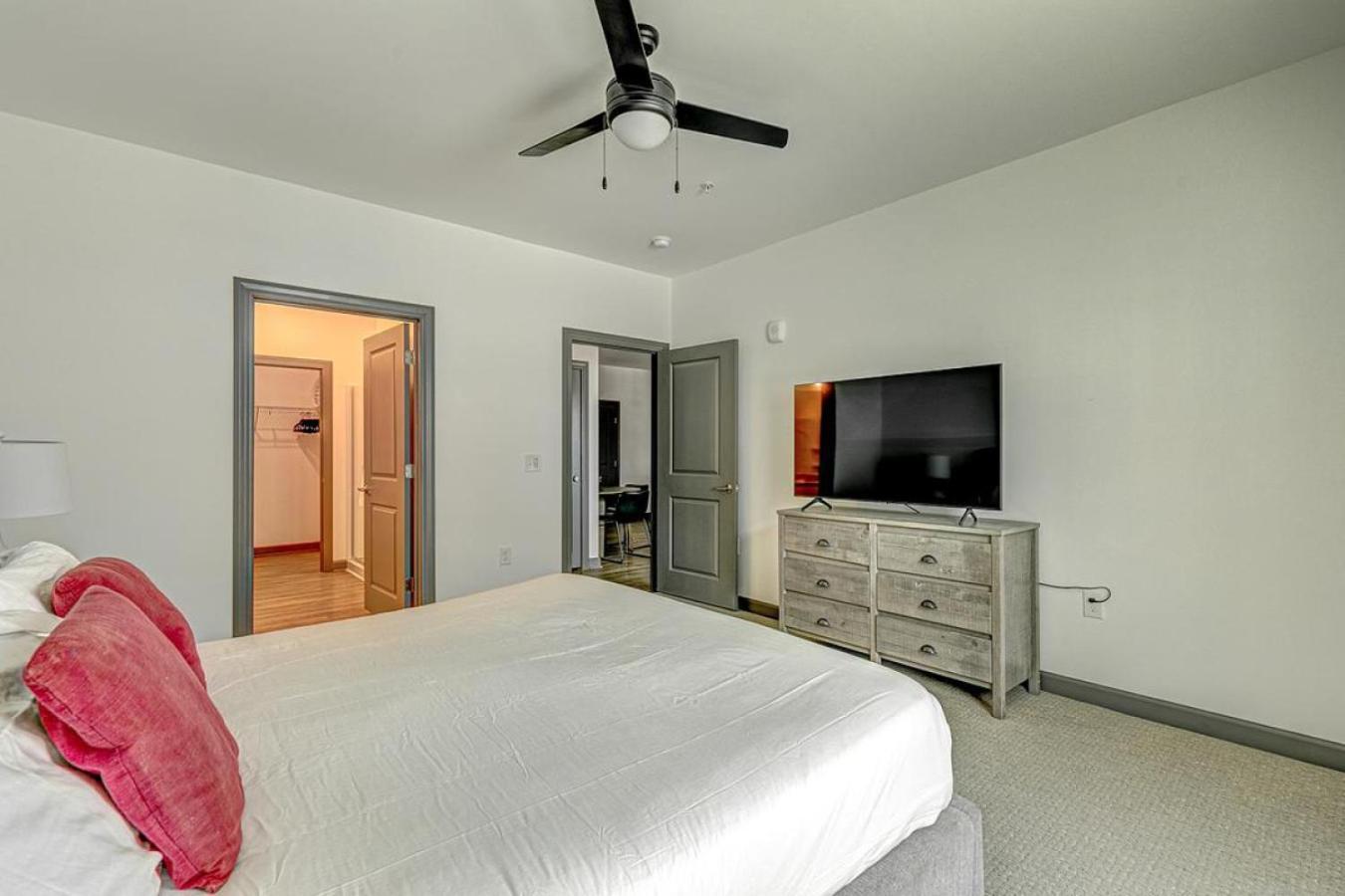 Apartment Landing At The Leo - 2 Bedrooms In Myrtle