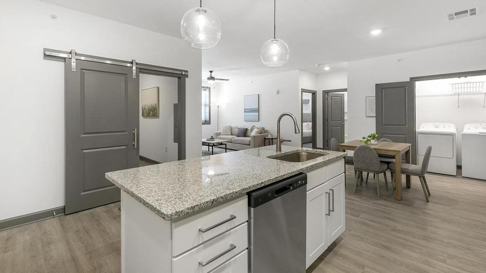 Apartment Landing At The Leo - 2 Bedrooms In Myrtle *
