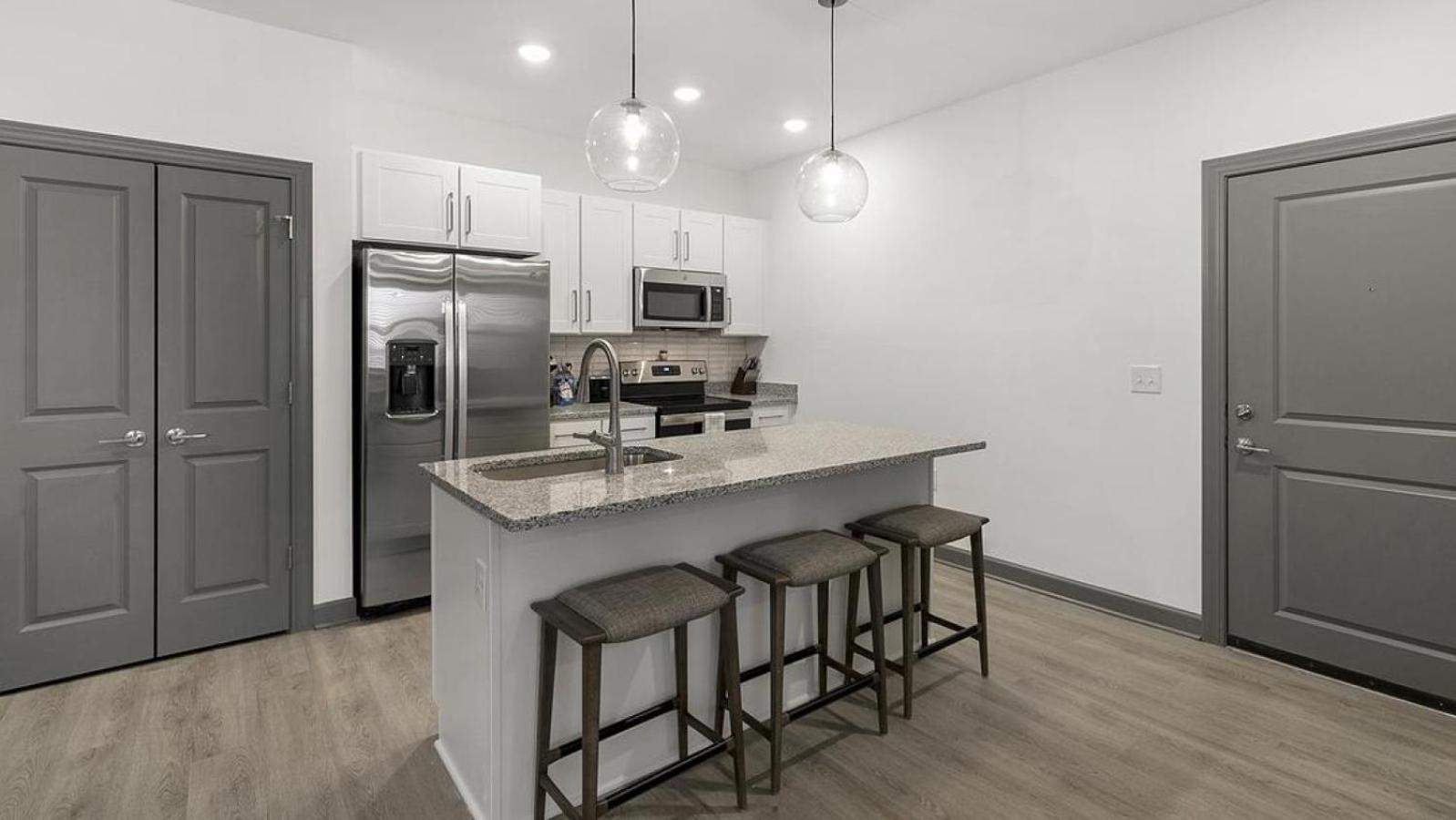 Landing At The Leo - 2 Bedrooms In Myrtle