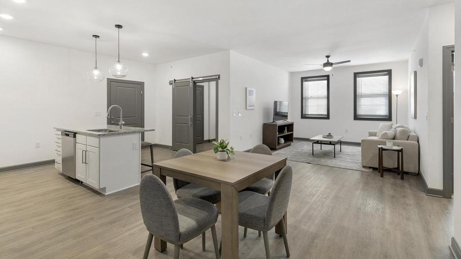 Landing At The Leo - 2 Bedrooms In Myrtle Apartment
