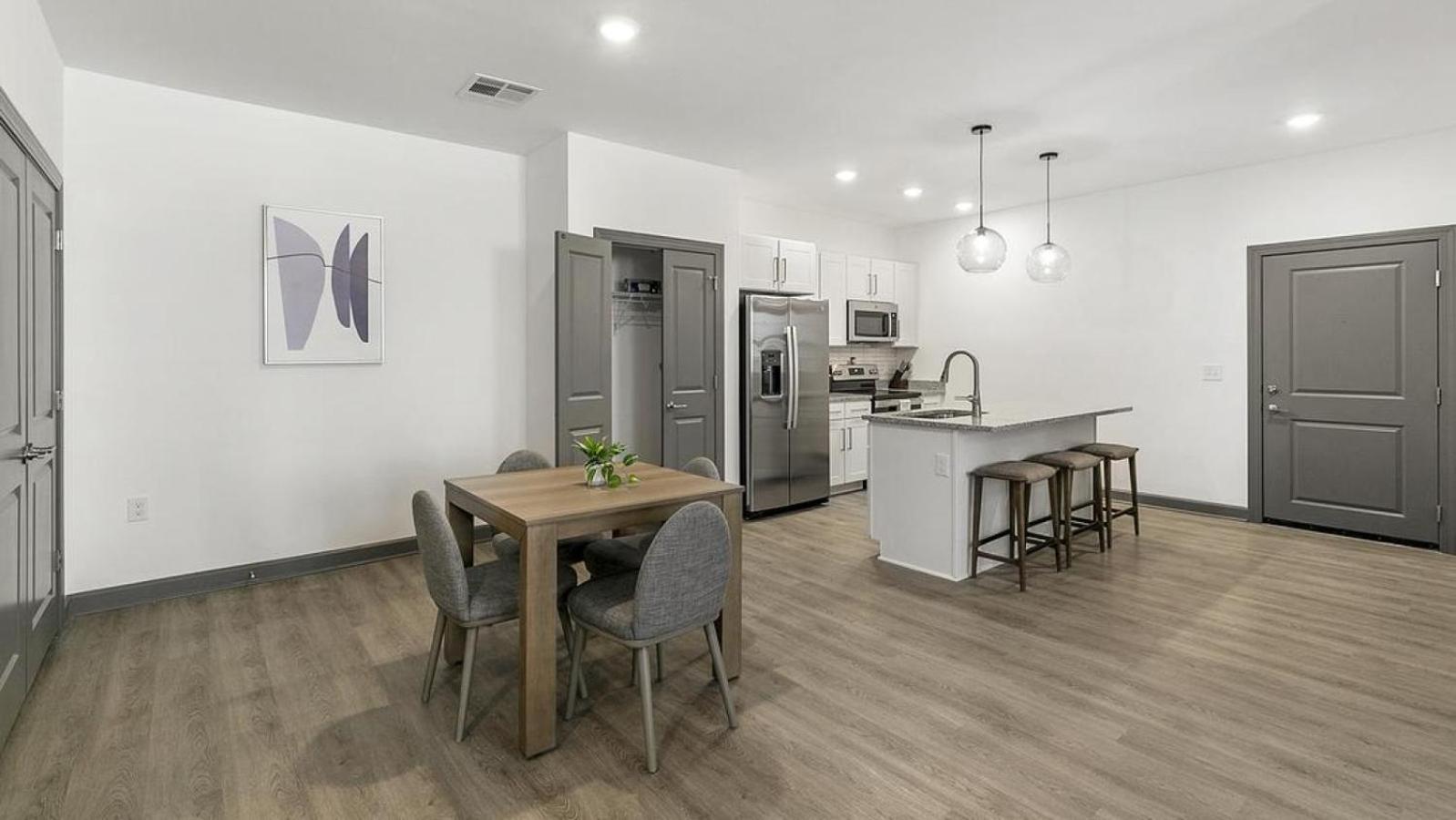 Landing At The Leo - 2 Bedrooms In Myrtle *