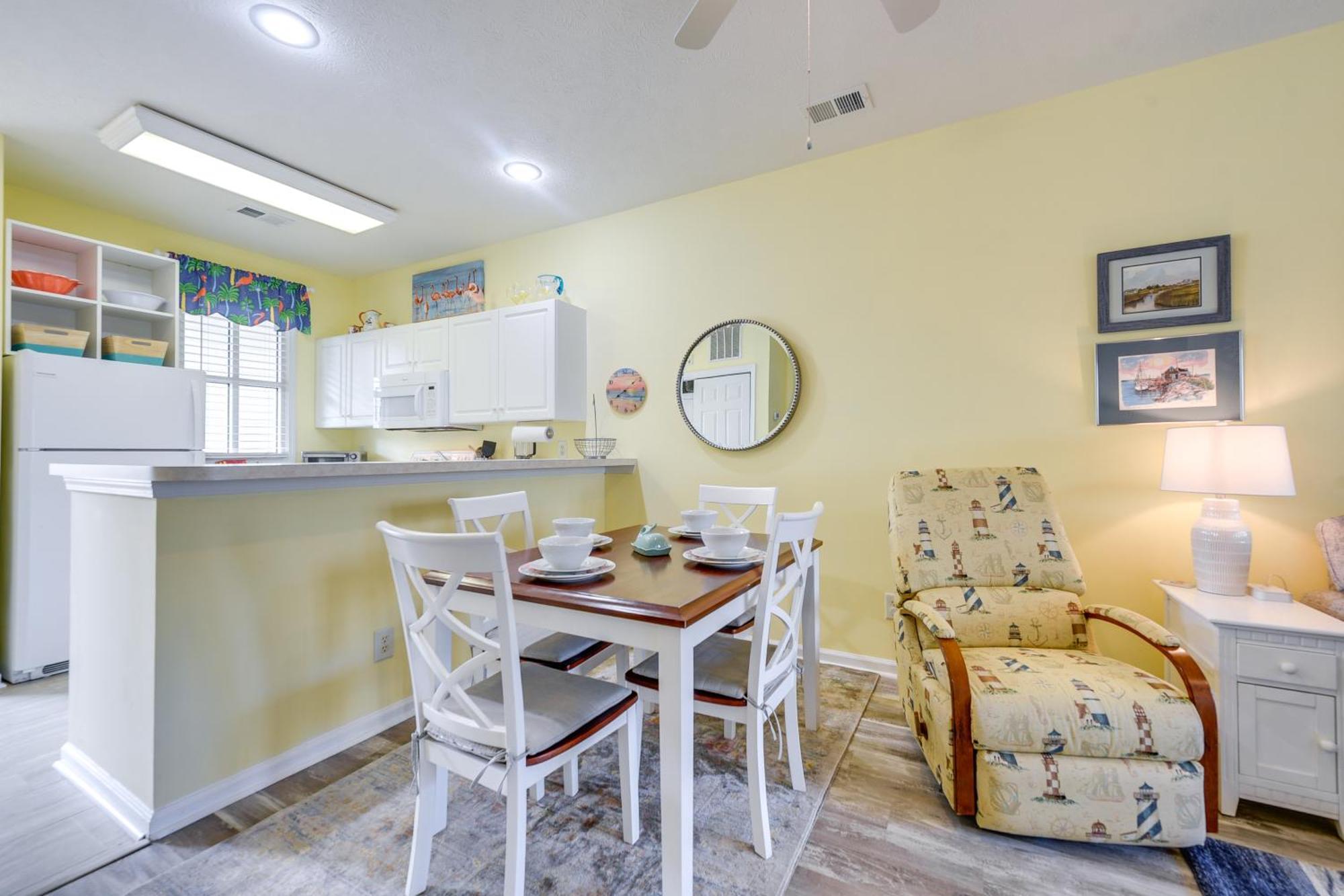 Pool Access North Myrtle With Porch! * Myrtle Beach
