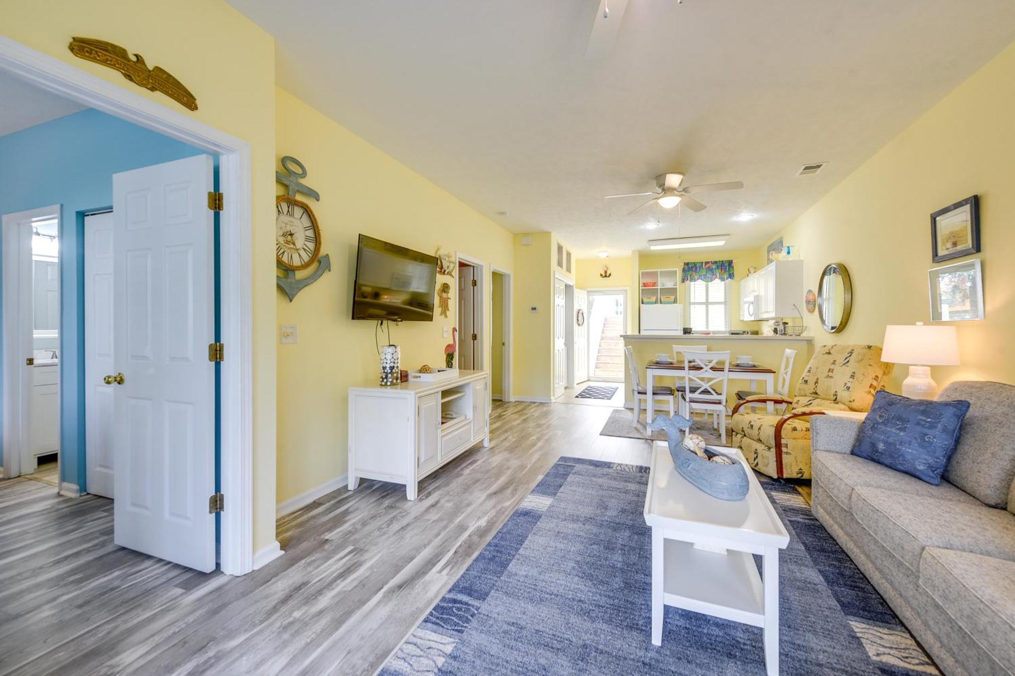 Apartment Pool Access North Myrtle With Porch! Myrtle Beach