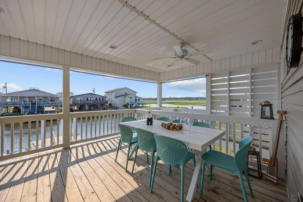 The Dock House-private Dock-two Blocks To *