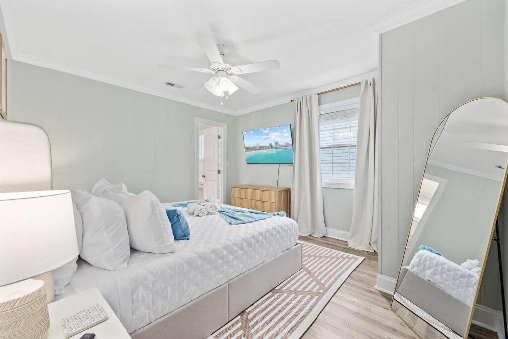 The Dock House-private Dock-two Blocks To *