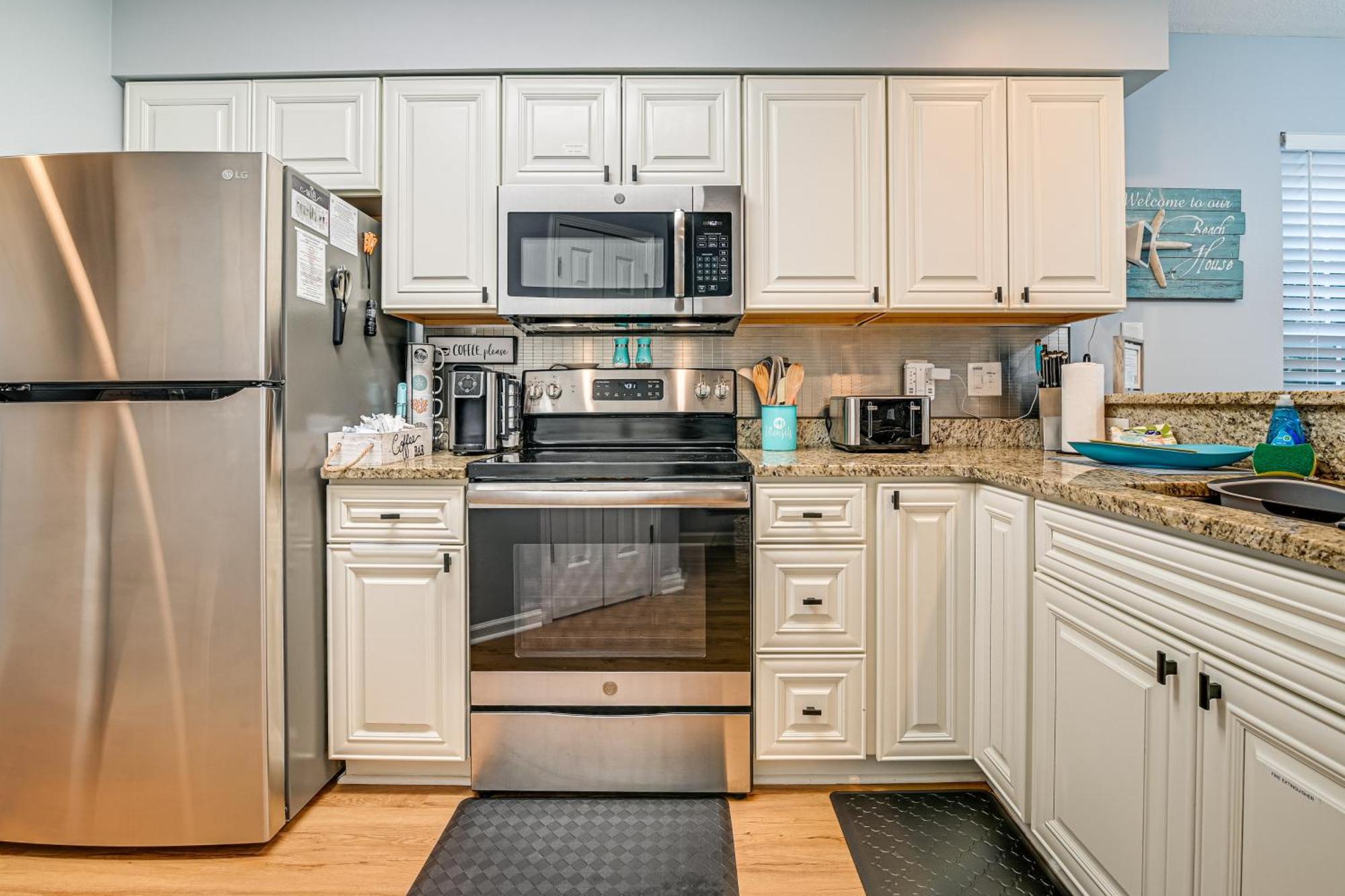 Apartment 1st-floor With Pool On Intracoastal Waterway!