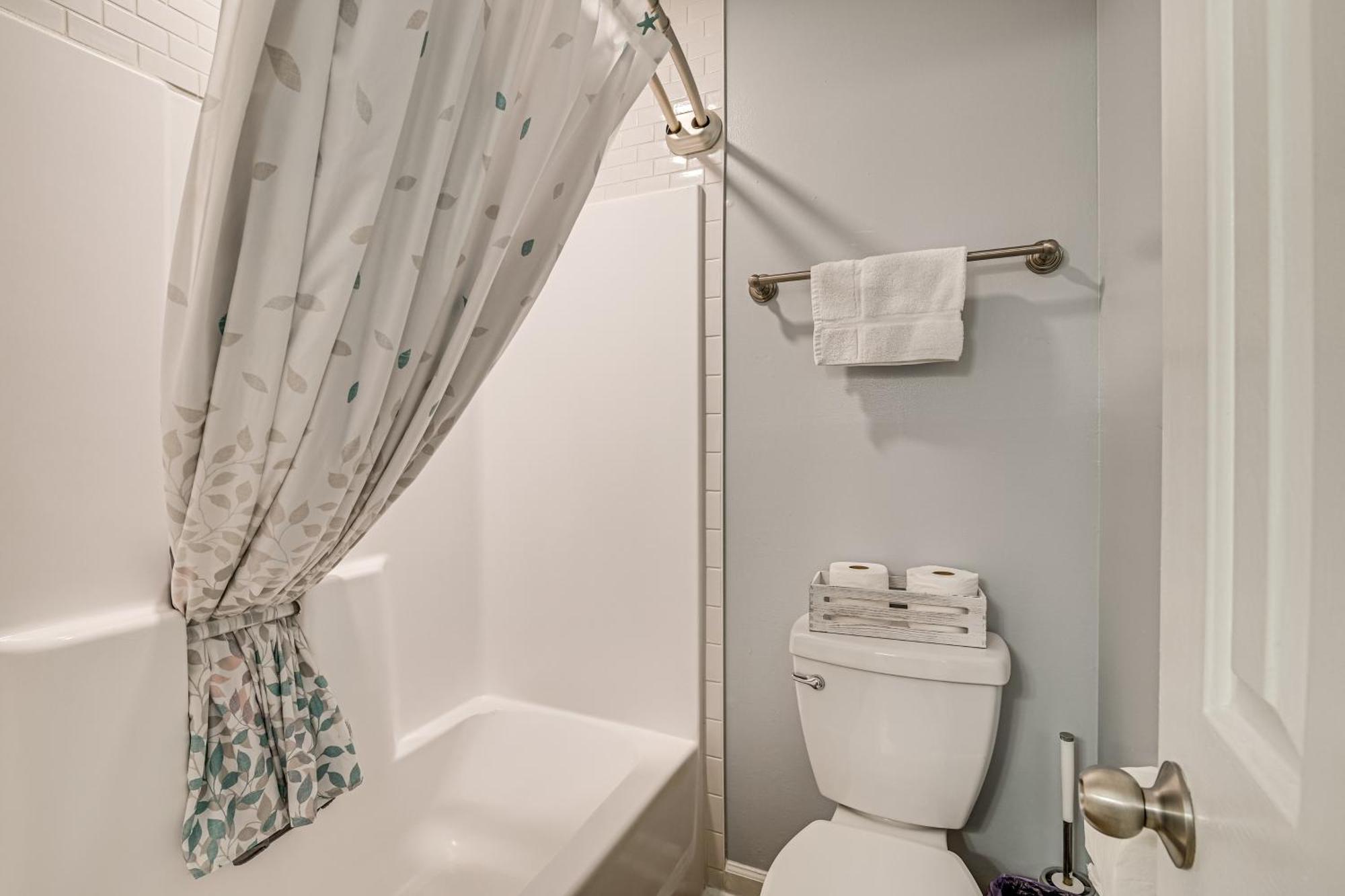 Apartment 1st-floor With Pool On Intracoastal Waterway! *
