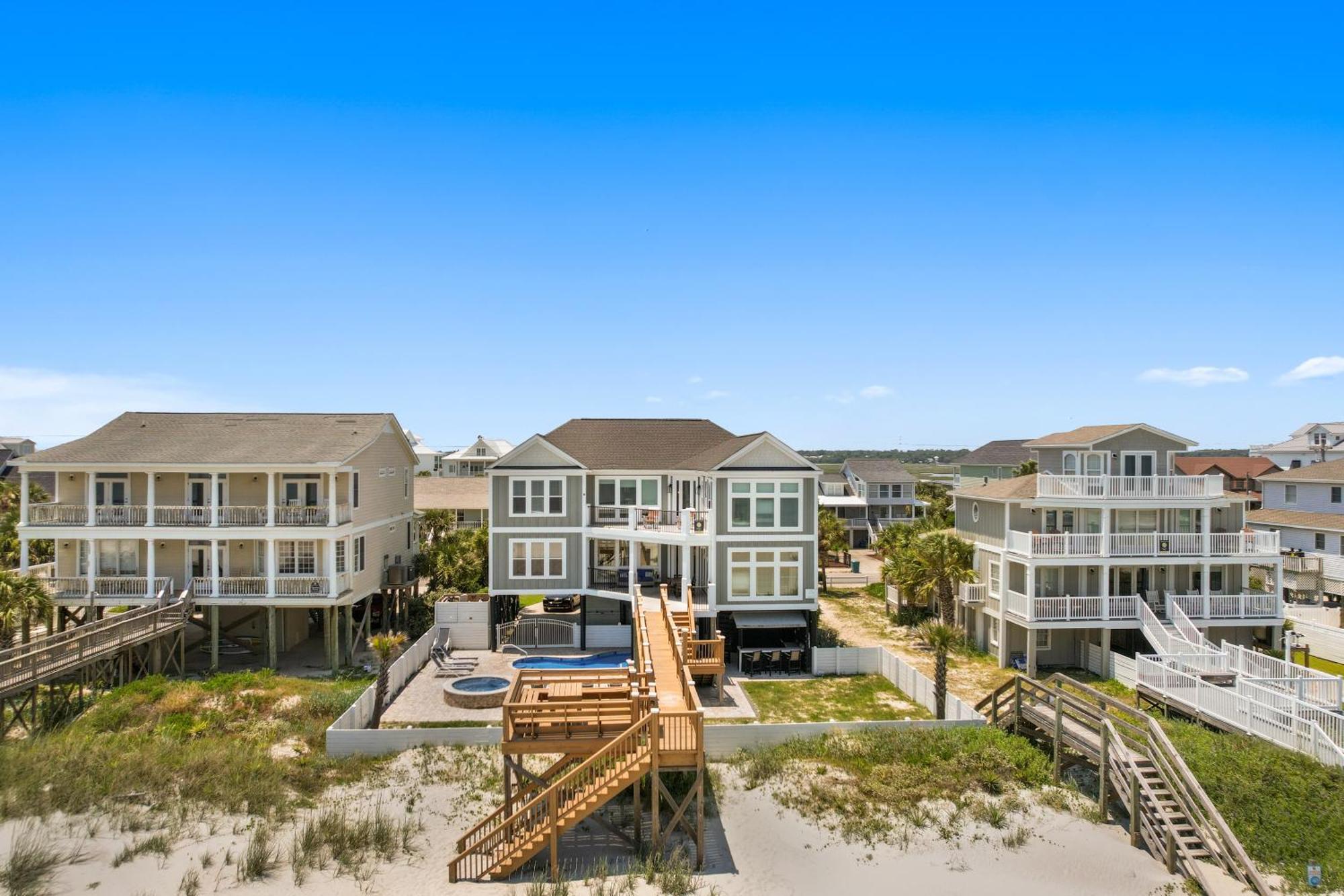 Holiday home Ocean Breeze - Ocean Front, 7 Bedroom