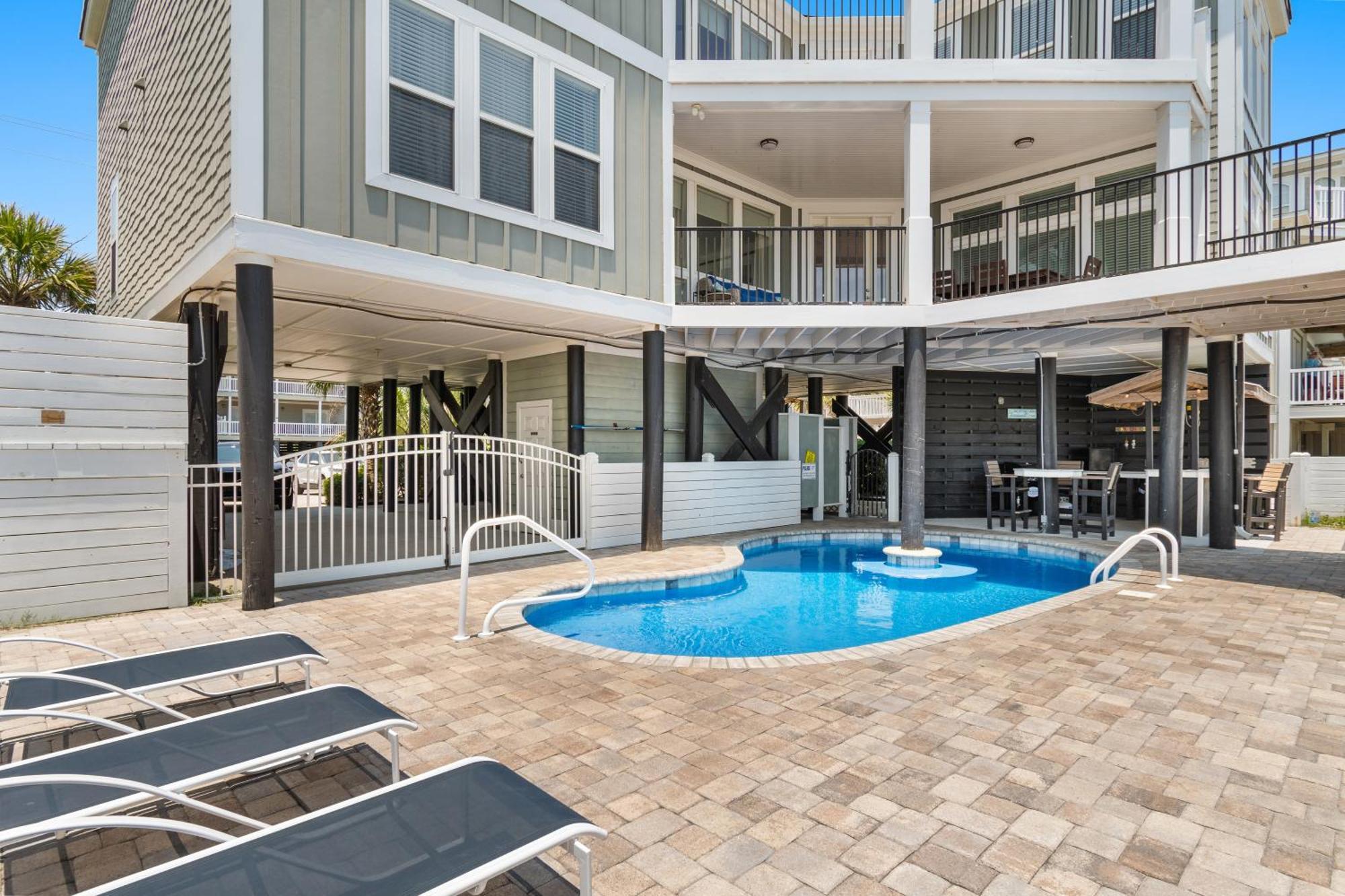 Holiday home Ocean Breeze - Ocean Front, 7 Bedroom Myrtle Beach