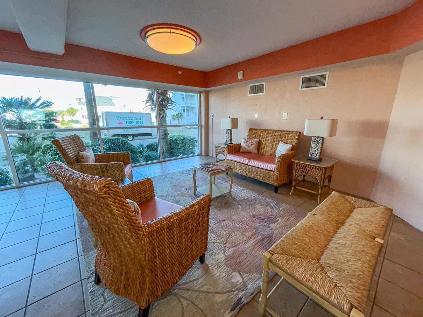 Laguna Keyes 601 Apartment