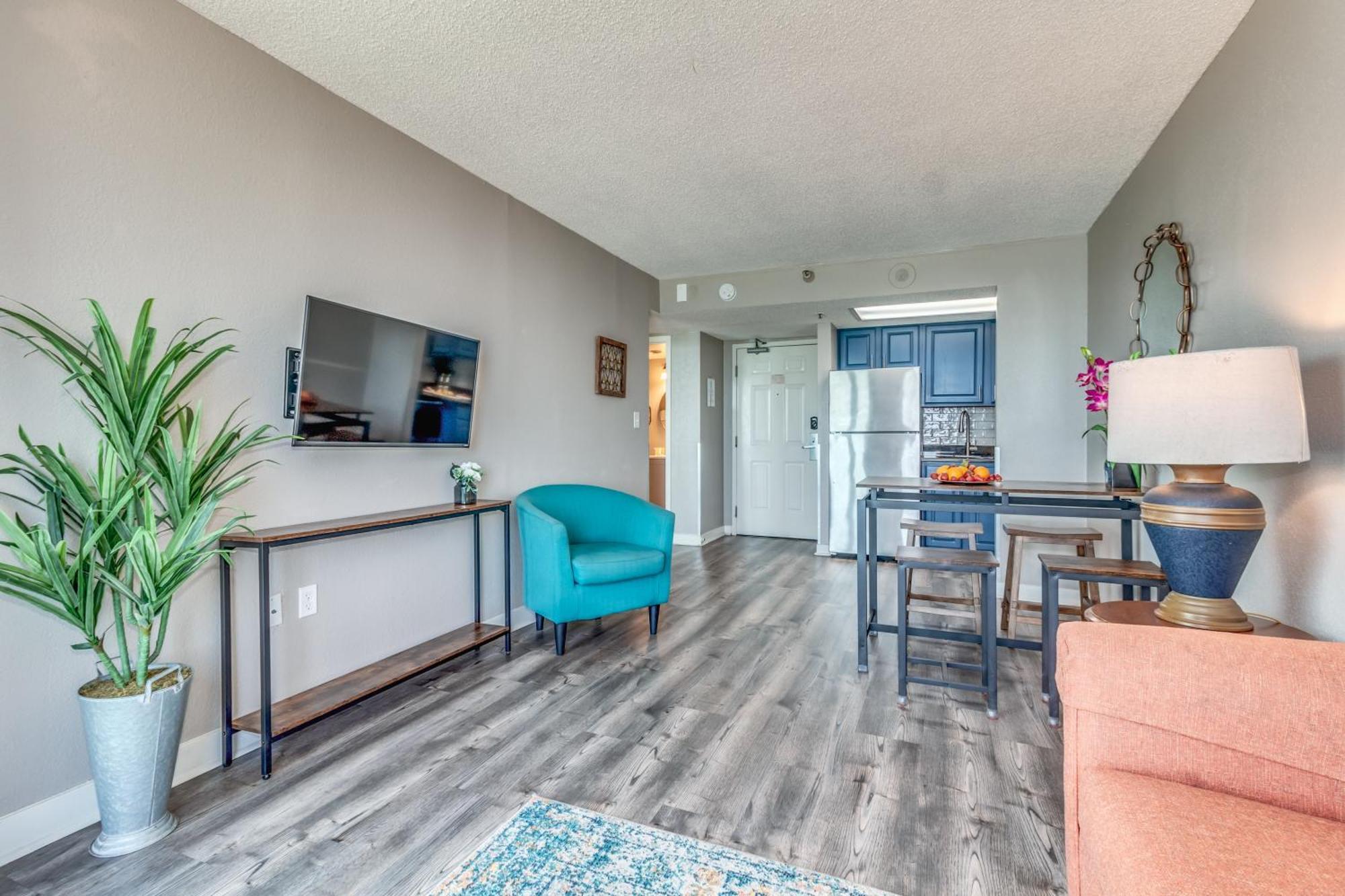 Apartment Enjoy Paradise Oceanfront Suite, Dogs Ok! 908