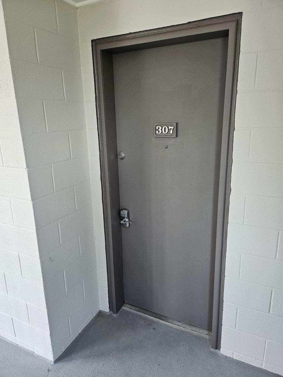 Sj30 Cozy Close To The