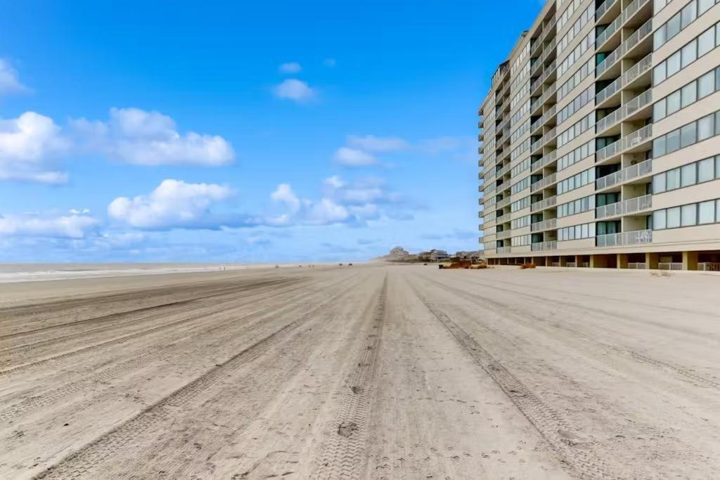 Ocean Sunrise Retreat At Sands Club #112 Holiday home Myrtle Beach