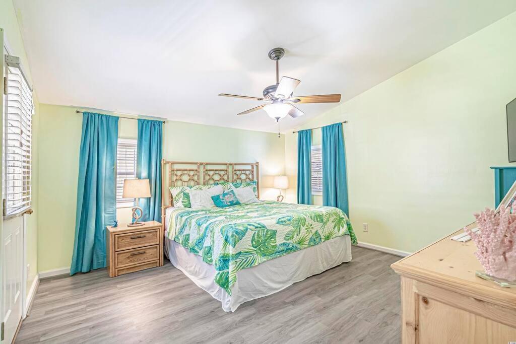 1654 Ocean Lakes Pet Friendly Golf Cart Included-beach Bum Holiday home *