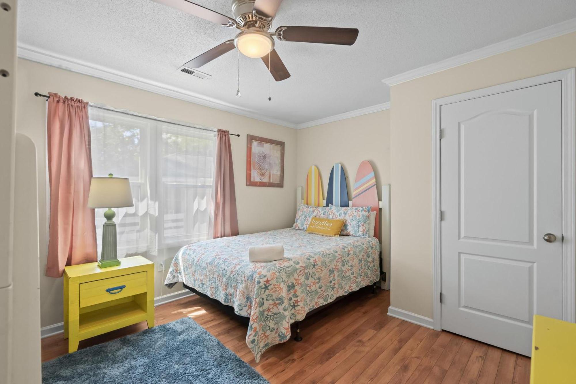 Domingos Bungalow- Surfs Up * Myrtle Beach