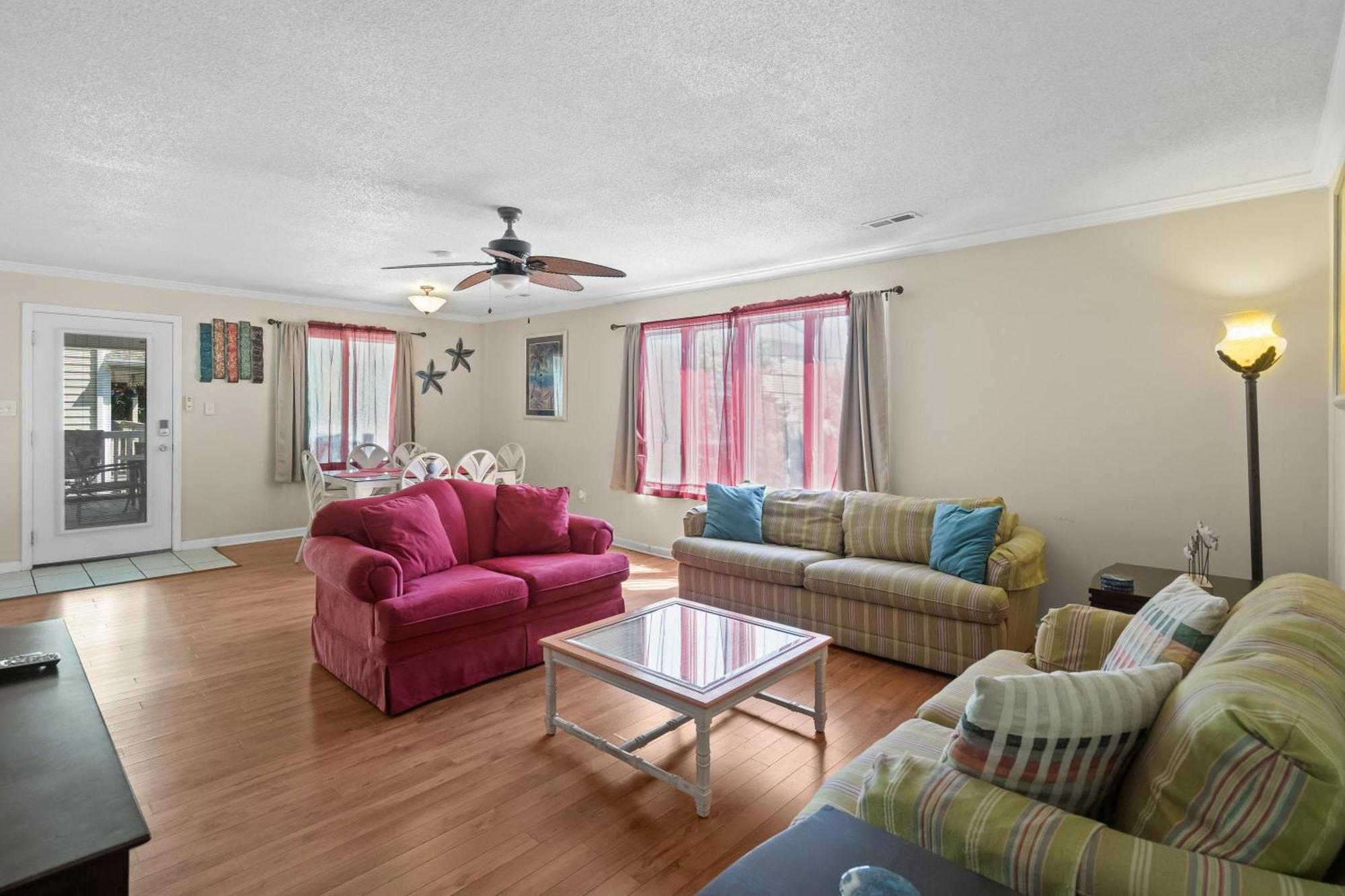 Domingos Bungalow- Surfs Up Holiday home Myrtle Beach