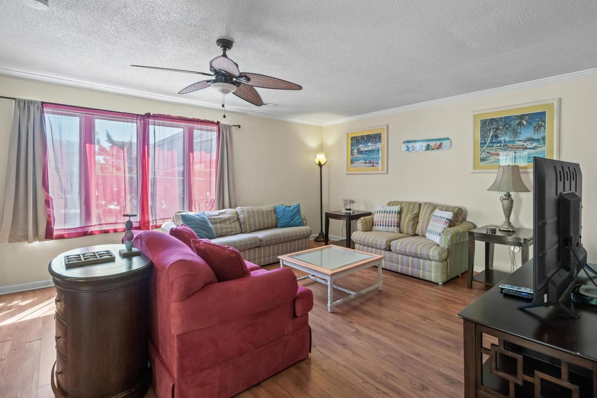 Domingos Bungalow- Surfs Up * Myrtle Beach