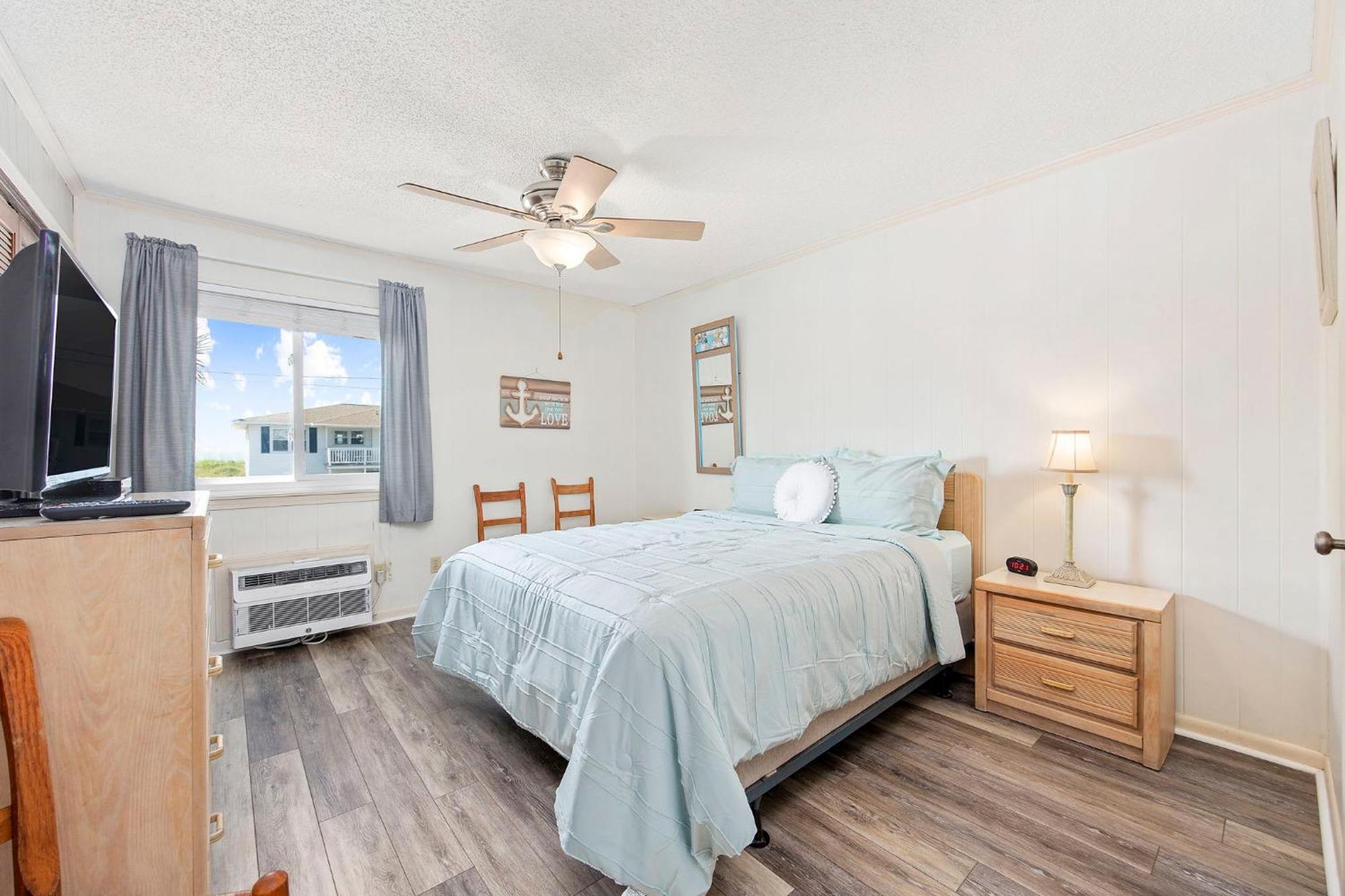 A Place At The Ii - 1 Block From The Ocean Holiday home