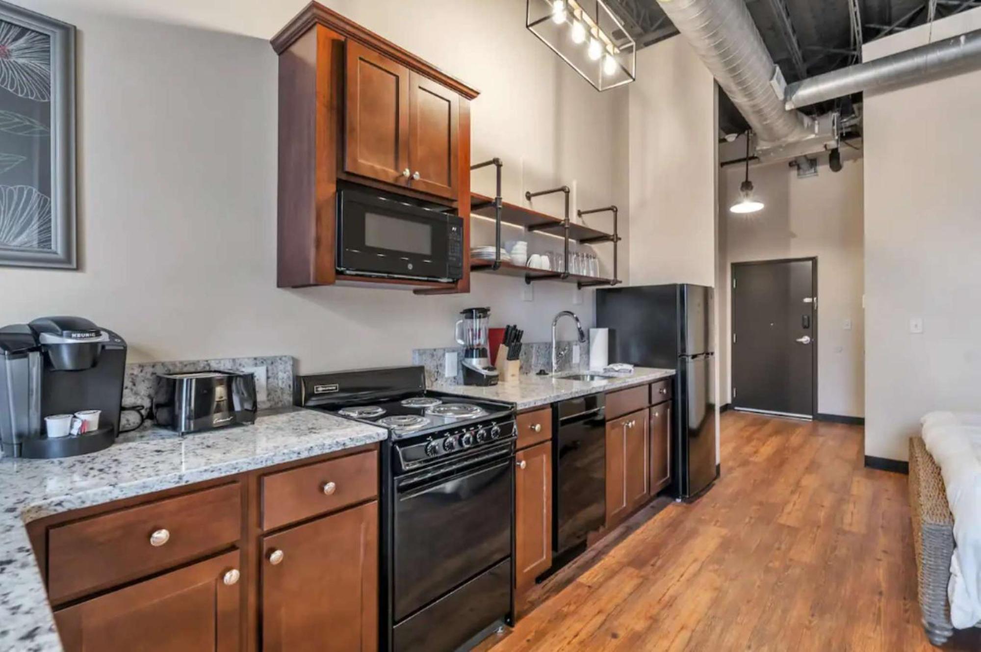 Apartment Industrial Luxe Above Grand Brewery *