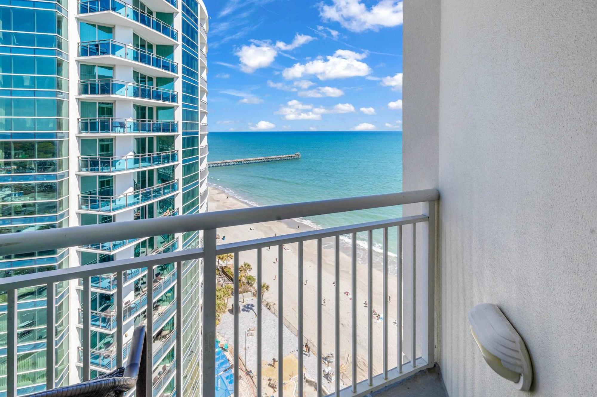 Sandy 1705 - Oceanfront Views Holiday home