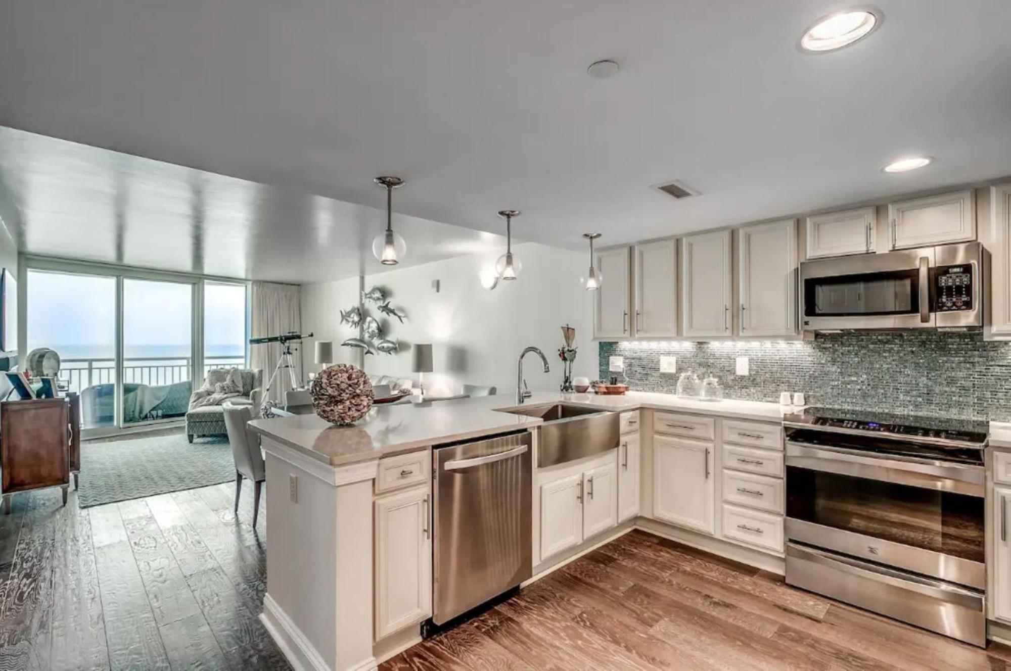 Luxury Oceanfront 3 Bedroom At Sandy