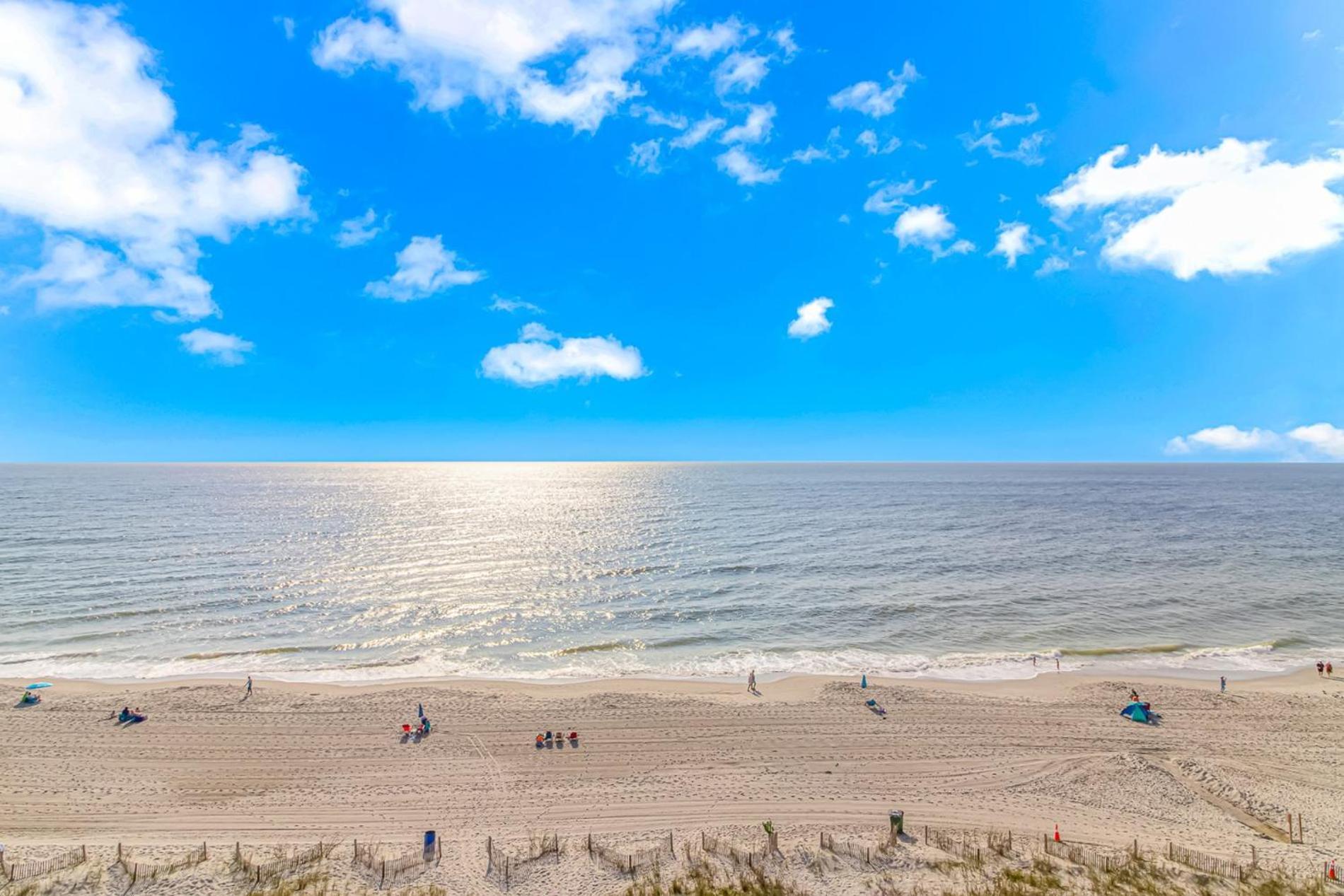 Beautifully Renovated 1 Bedroom Suite! Stunning Oceanfront Views- St Clements 704 *