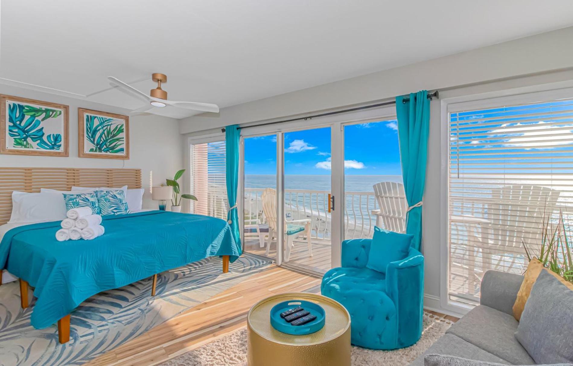 Holiday home Beautifully Renovated 1 Bedroom Suite! Stunning Oceanfront Views- St Clements 704