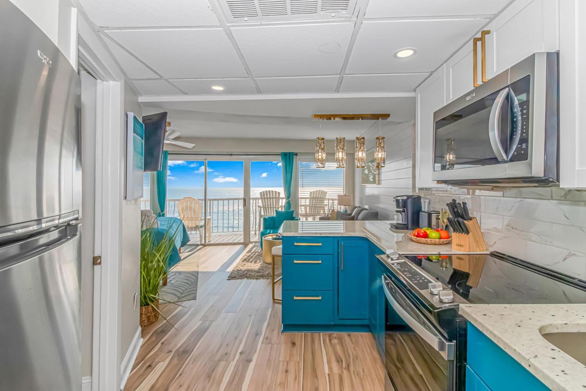 Holiday home Beautifully Renovated 1 Bedroom Suite! Stunning Oceanfront Views- St Clements 704 *