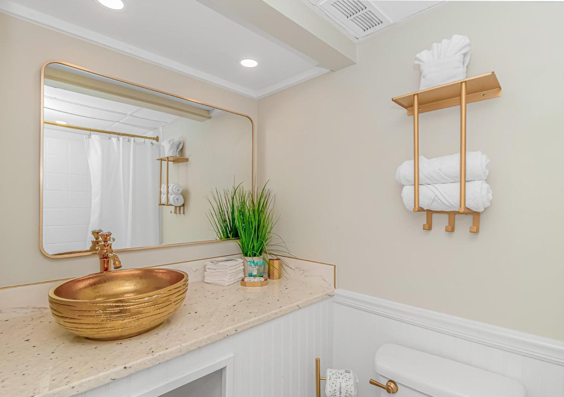 Beautifully Renovated 1 Bedroom Suite! Stunning Oceanfront Views- St Clements 704 * Myrtle Beach