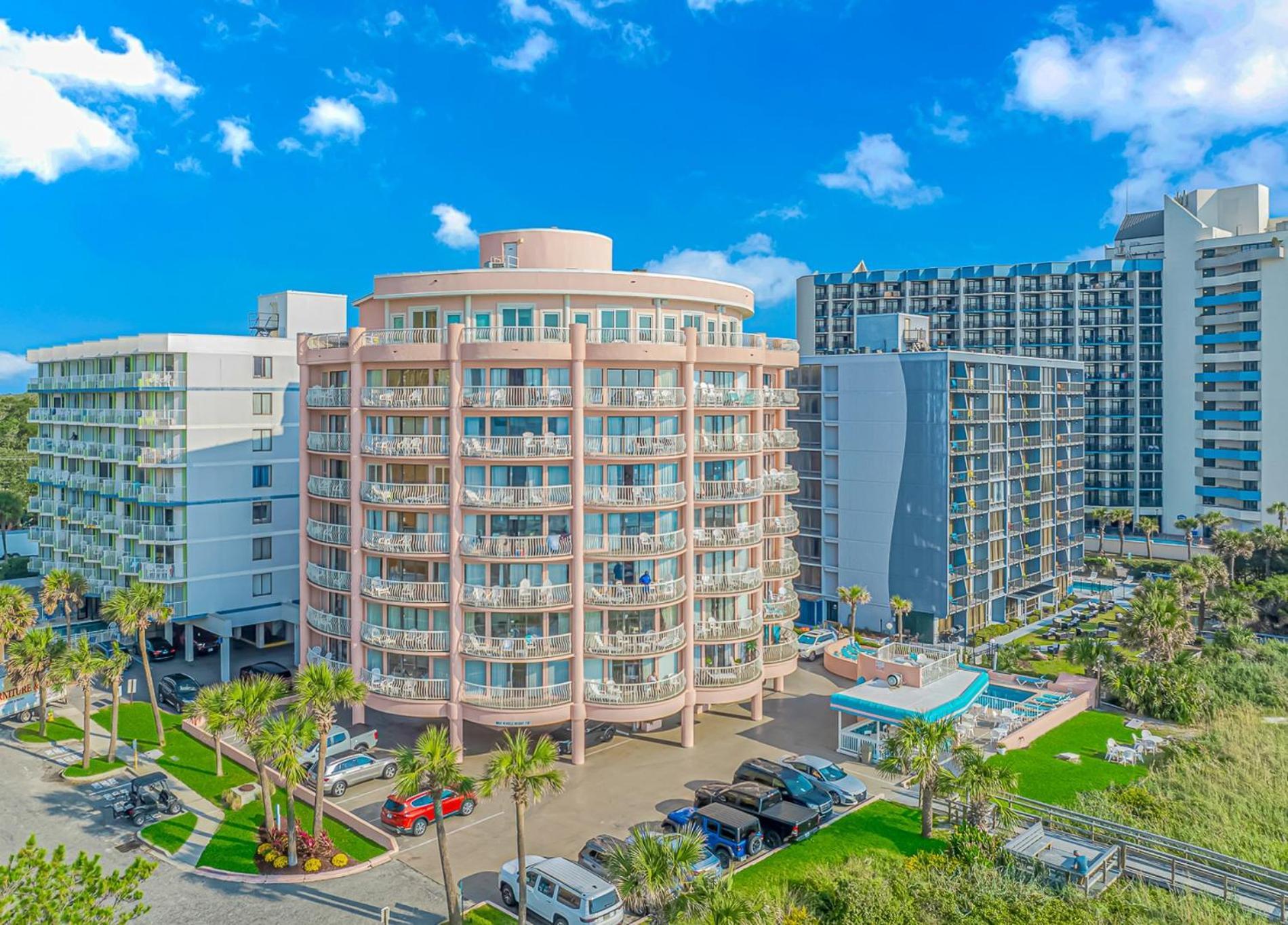 Beautifully Renovated 1 Bedroom Suite! Stunning Oceanfront Views- St Clements 704