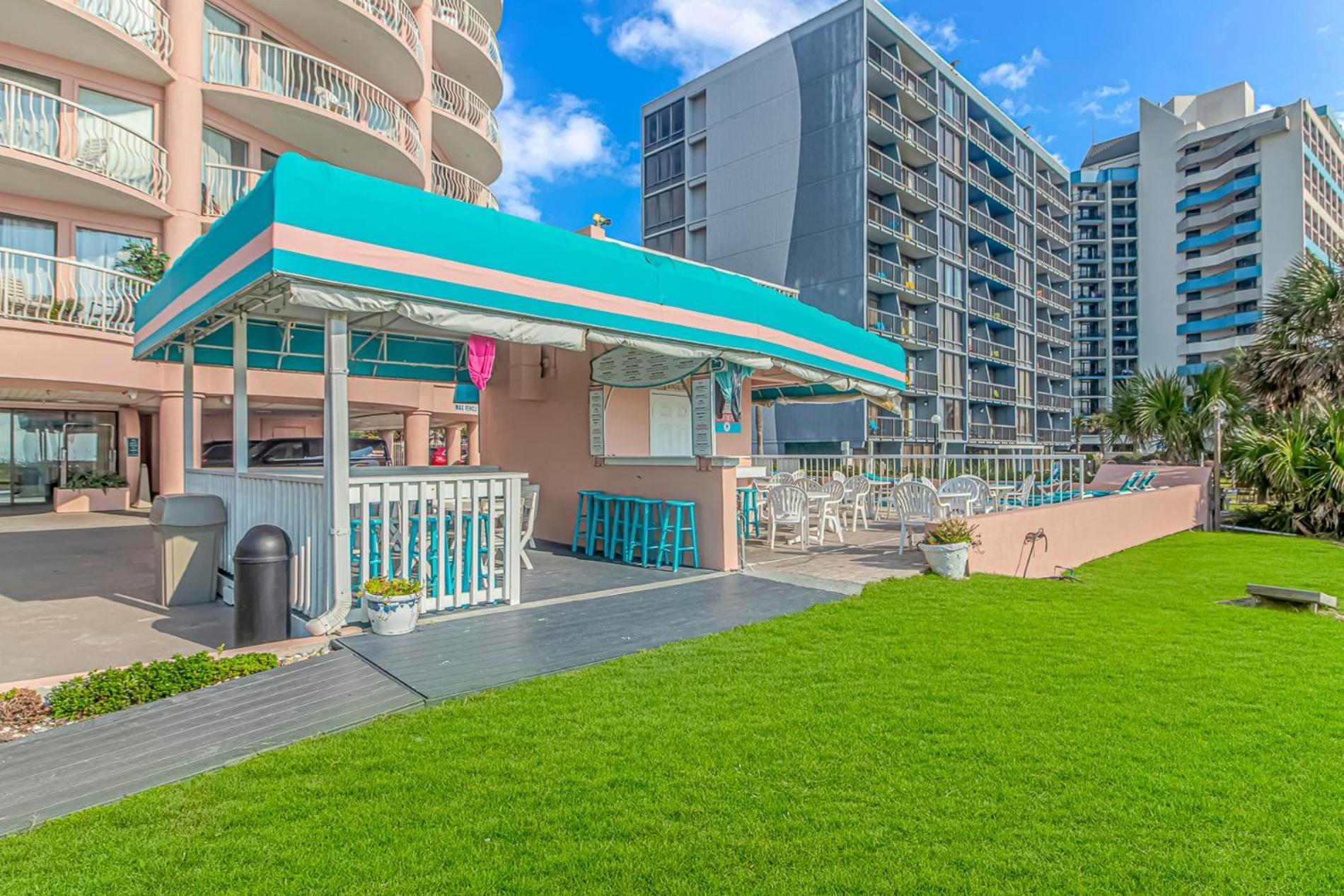 Holiday home Beautifully Renovated 1 Bedroom Suite! Stunning Oceanfront Views- St Clements 704 *