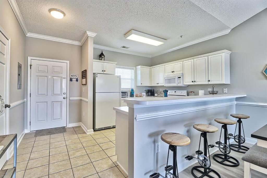 Apartment Relaxing 2br Unit With Pool View! Bf 1081