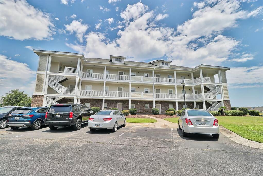 Relaxing 2br Unit With Pool View! Bf 1081 Apartment *