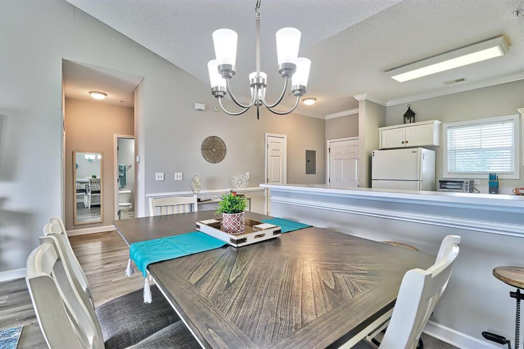 Apartment Relaxing 2br Unit With Pool View! Bf 1081 *