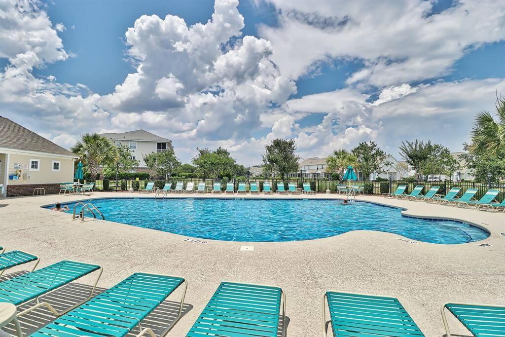 Relaxing 2br Unit With Pool View! Bf 1081 Apartment
