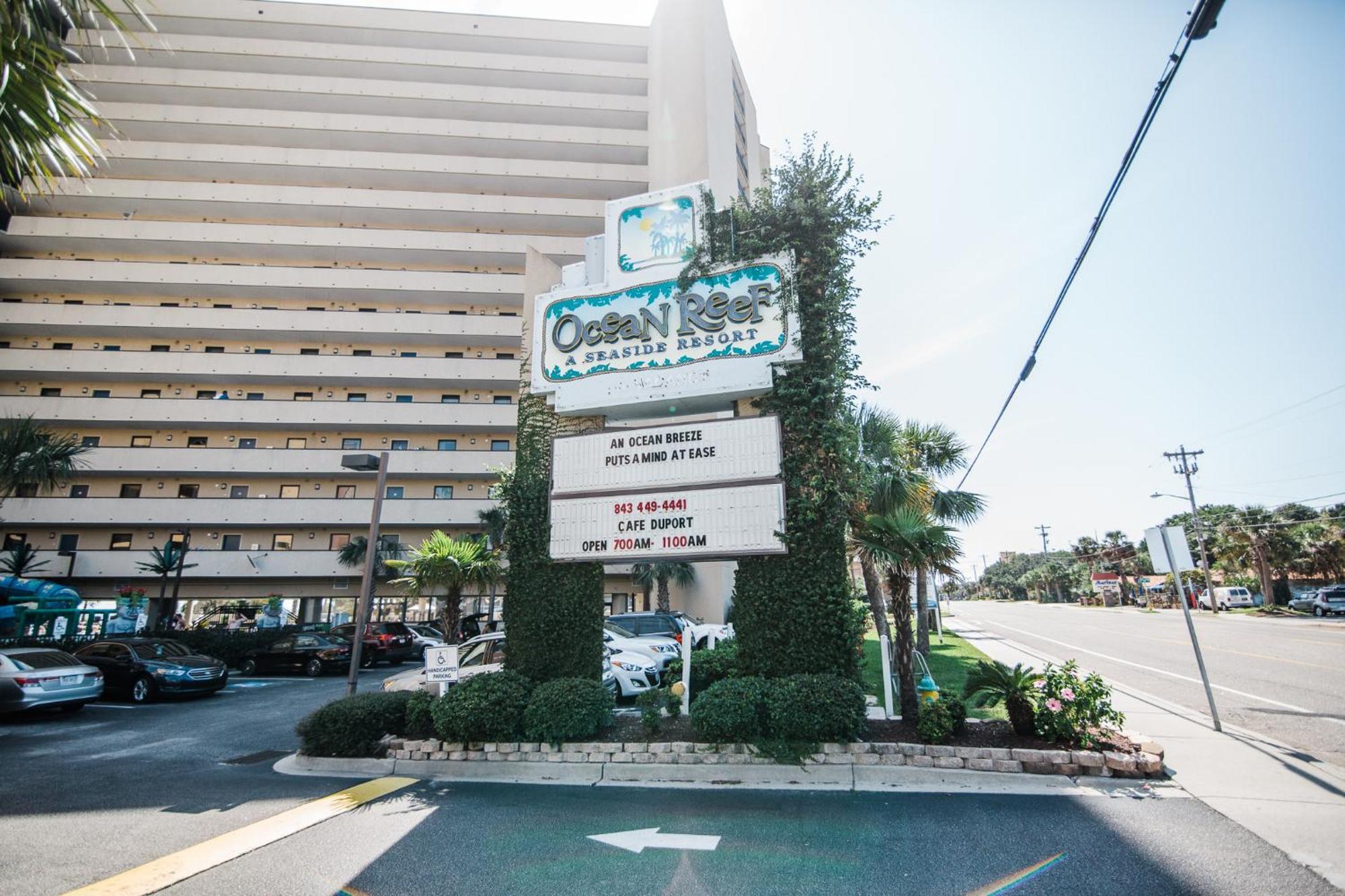 Ocean Reef Resort, Unit 826, 4 Bedroom, 3 Bath, Direct Oceanfront Holiday home