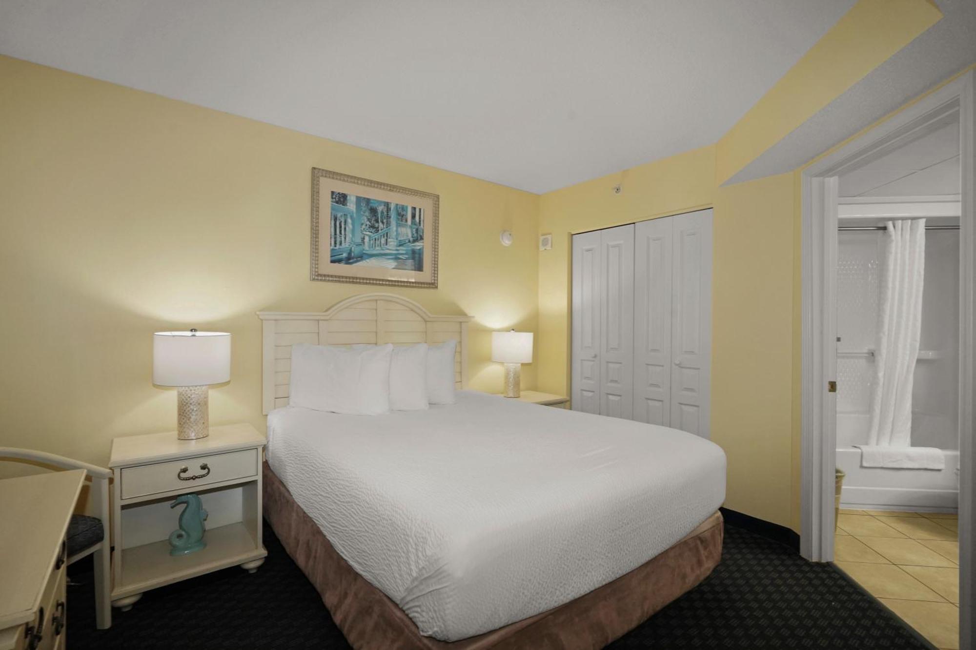 Ocean Reef Resort, Unit 826, 4 Bedroom, 3 Bath, Direct Oceanfront Holiday home *