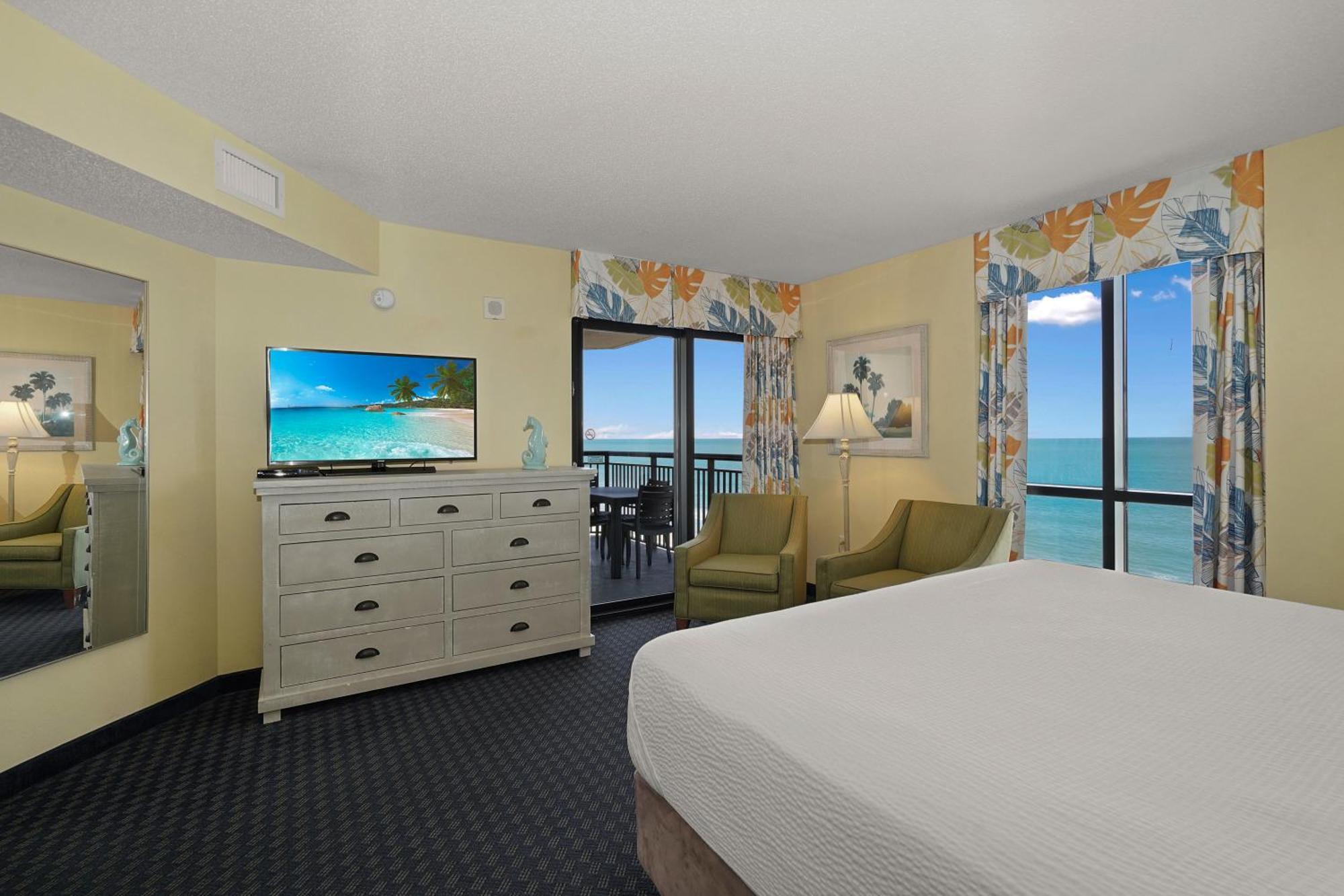 Ocean Reef Resort, Unit 826, 4 Bedroom, 3 Bath, Direct Oceanfront Holiday home *