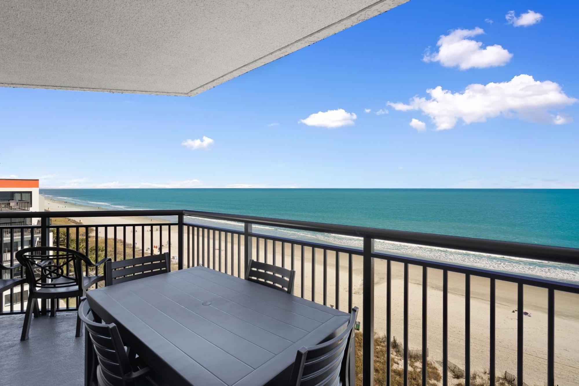Ocean Reef Resort, Unit 826, 4 Bedroom, 3 Bath, Direct Oceanfront Holiday home *
