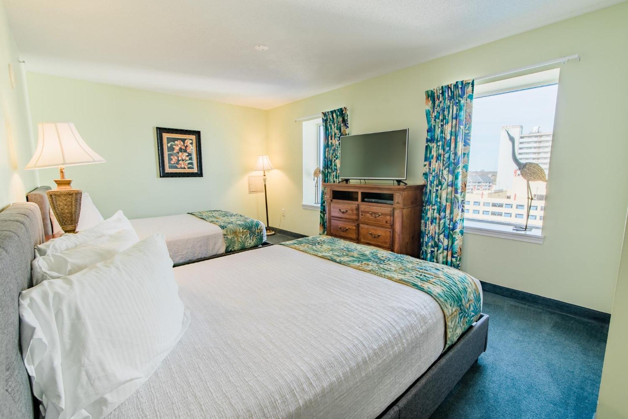 Paradise Resort, Unit 802, 4 Bedroom, 3 Bath, Direct Oceanfront